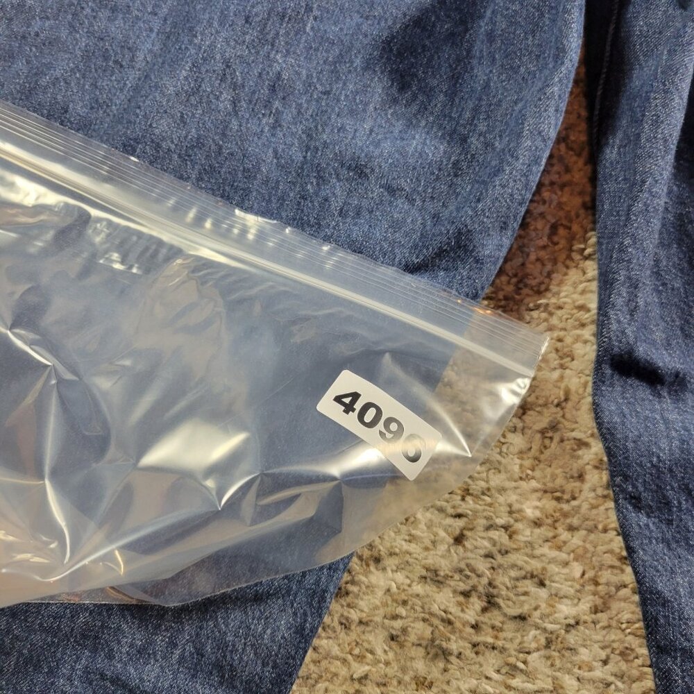 LEVIS Jeans Womens 31 High Waisted Tapered Dark Wash Blue 5-Pocket Mom Tags - Picture 9 of 9